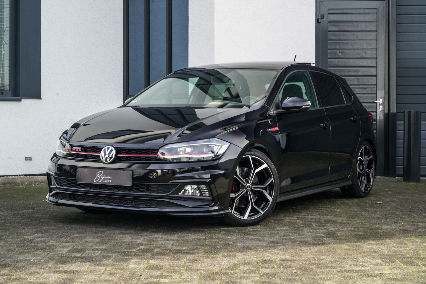 Volkswagen Polo - 2.0 TSI GTI PANO / CAMERA / BEATS PRO - AutoWereld.nl