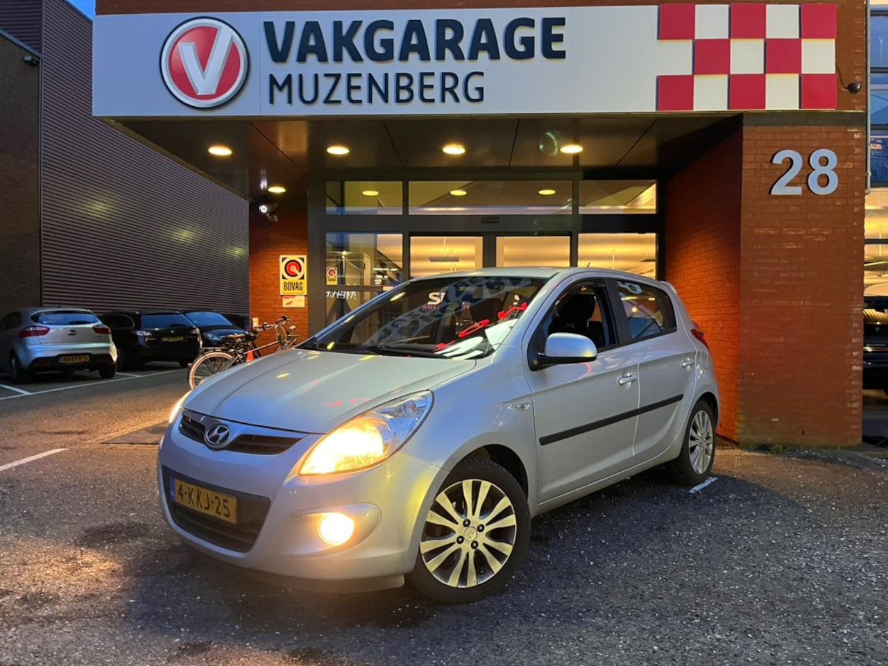 Hyundai i20 - 1.4i i-Catcher // CLIMATE CONTROL // BLUETOOTH // - AutoWereld.nl