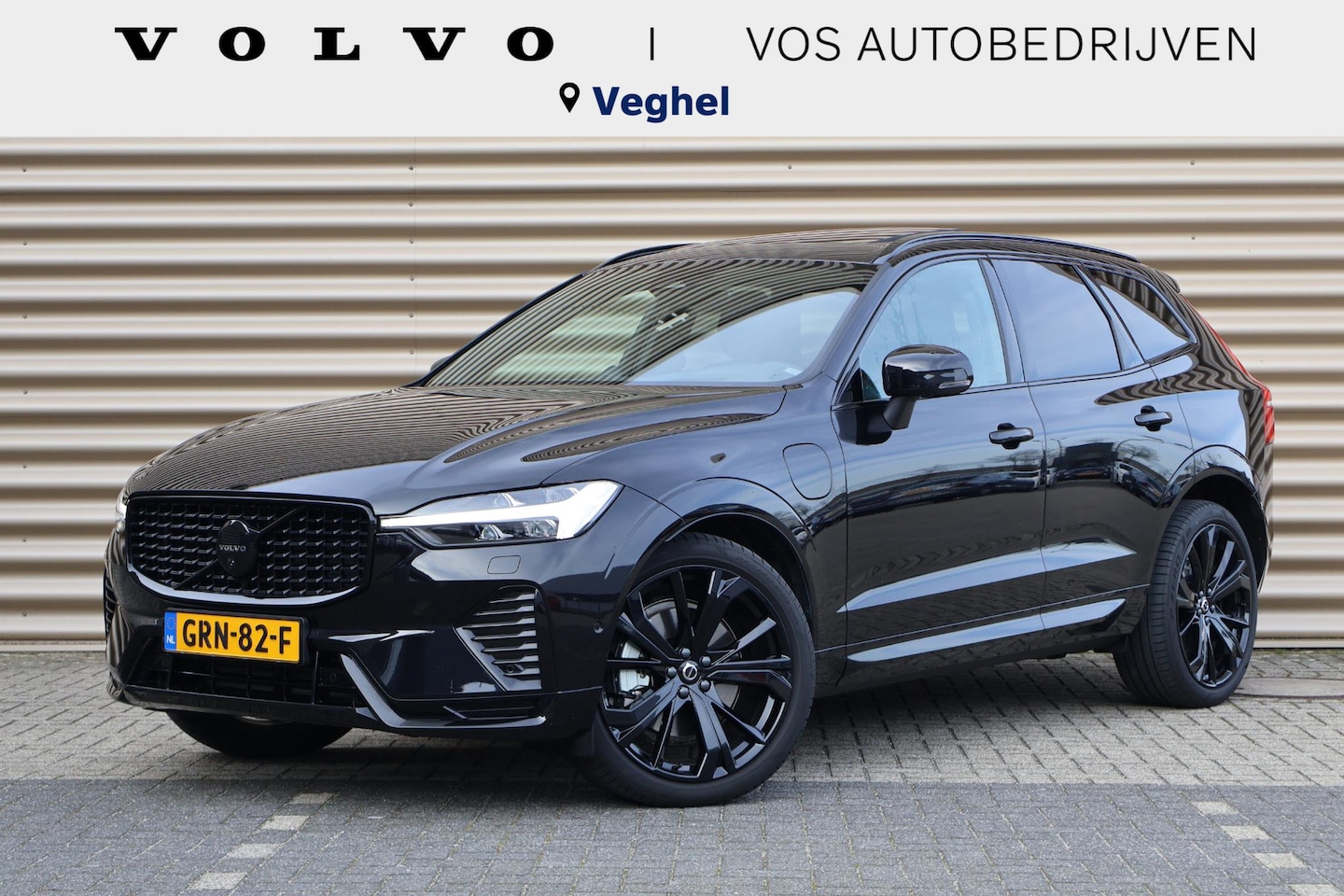 Volvo XC60 - 2.0 T8 Plug-in hybrid AWD Ultra Black Edition | Bowers & Wilkins | Luchtvering | Trekhaak - AutoWereld.nl