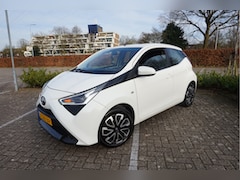 Toyota Aygo - 1.0 VVT-i x-play camera