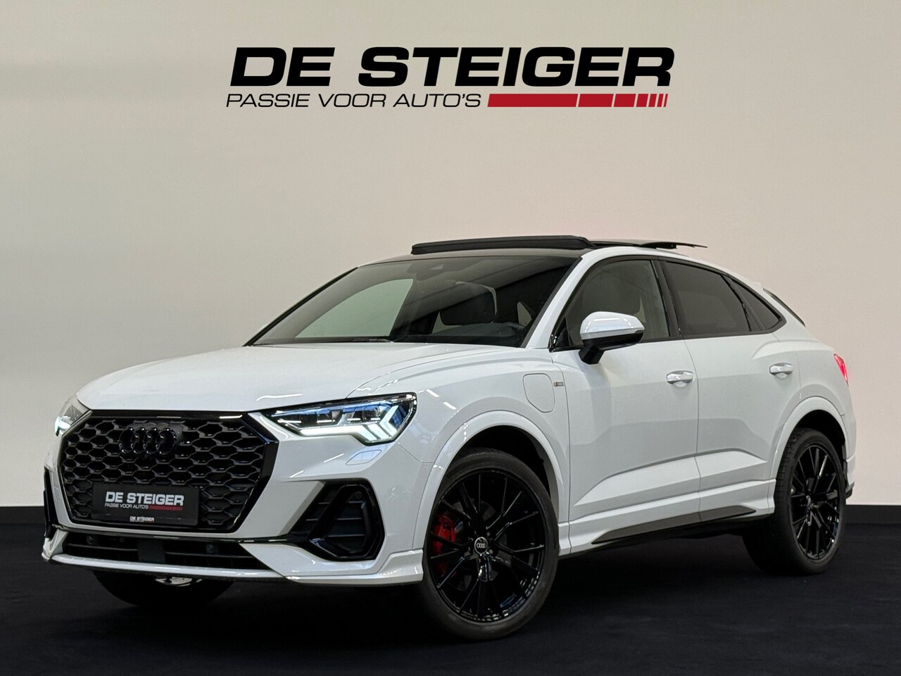 Audi Q3 Sportback - 45 TFSI e RSQ3 ACC Pano Sfeer 360 Keyless Sonos - AutoWereld.nl