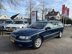 Volvo V70 - 2.4 140PK / CRUISE CTR. / TREKHAAK / STOELVERW. / AIRCO-ECC