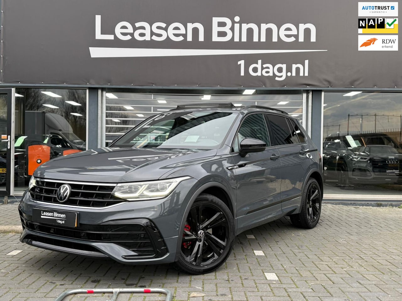 Volkswagen Tiguan - 1.5 TSI 3xR-Line/Blackstyle/Pano/Matrix - AutoWereld.nl