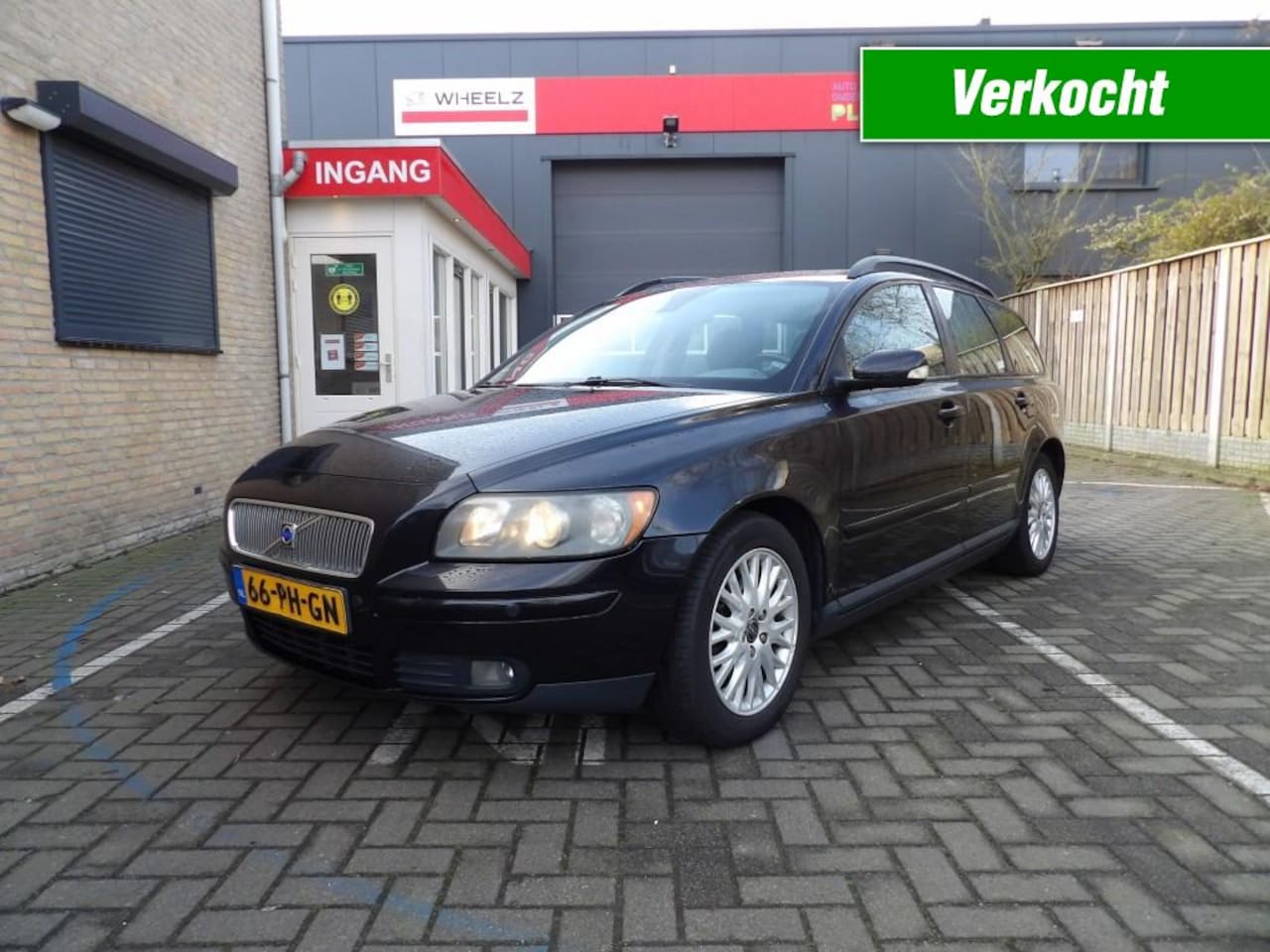 Volvo V50 - 2.4 momentum - in nette staat - complete historie - AutoWereld.nl