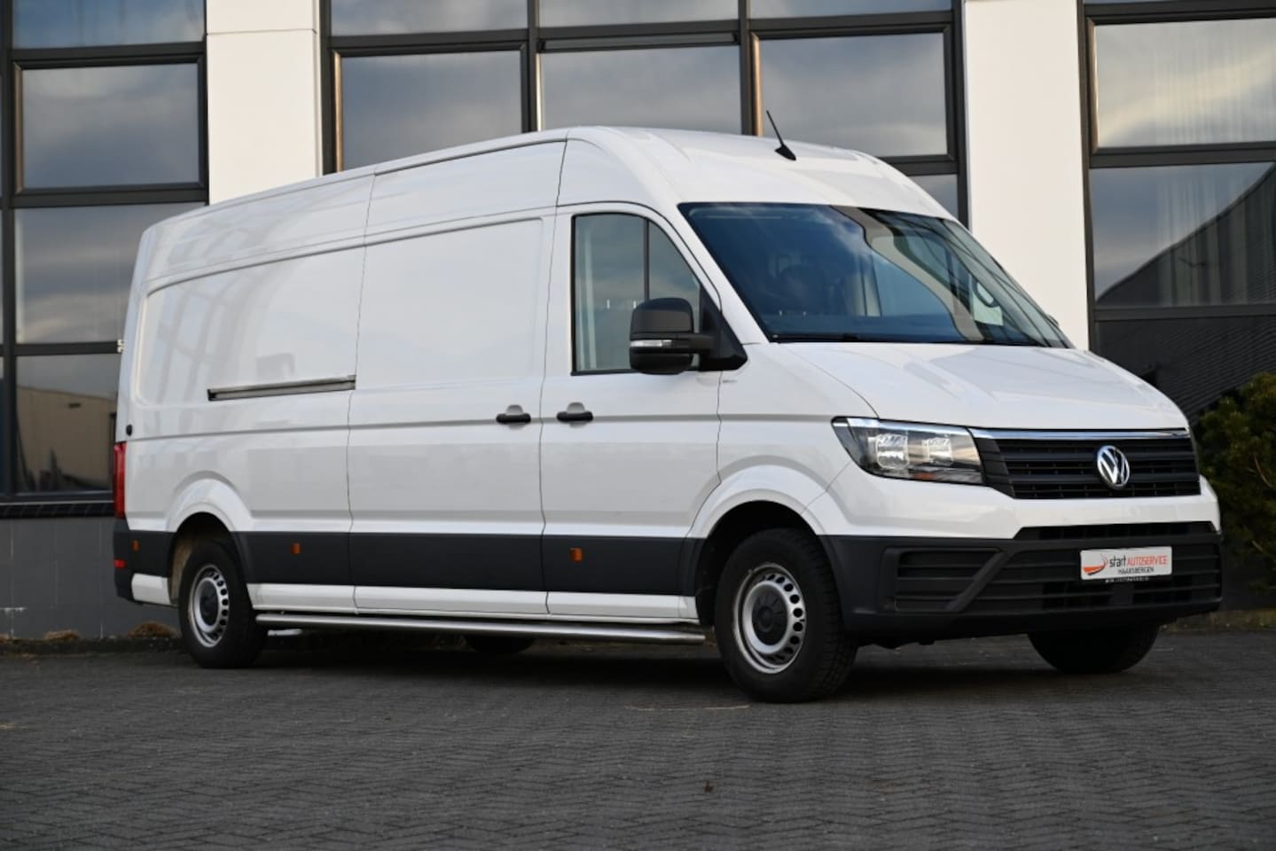 Volkswagen Crafter - 2.0 TDI L4H3 Cruise  Carplay  € 329 p.m. - AutoWereld.nl