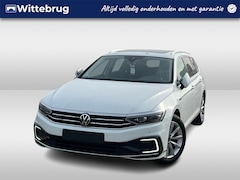 Volkswagen Passat Variant - 1.4 TSI PHEV 218pk GTE DSG Automaat / Panorama dak / Keyless / Navigatie / App Connect / P