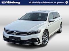 Volkswagen Passat Variant - 1.4 TSI PHEV 218pk GTE DSG Automaat / Panorama dak / Navigatie / APP Connect / LM 18 inch