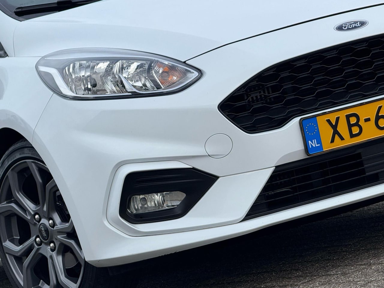 Ford Fiesta - 1.0 EcoBoost ST-Line - Frozen White - Supersportief! - AutoWereld.nl