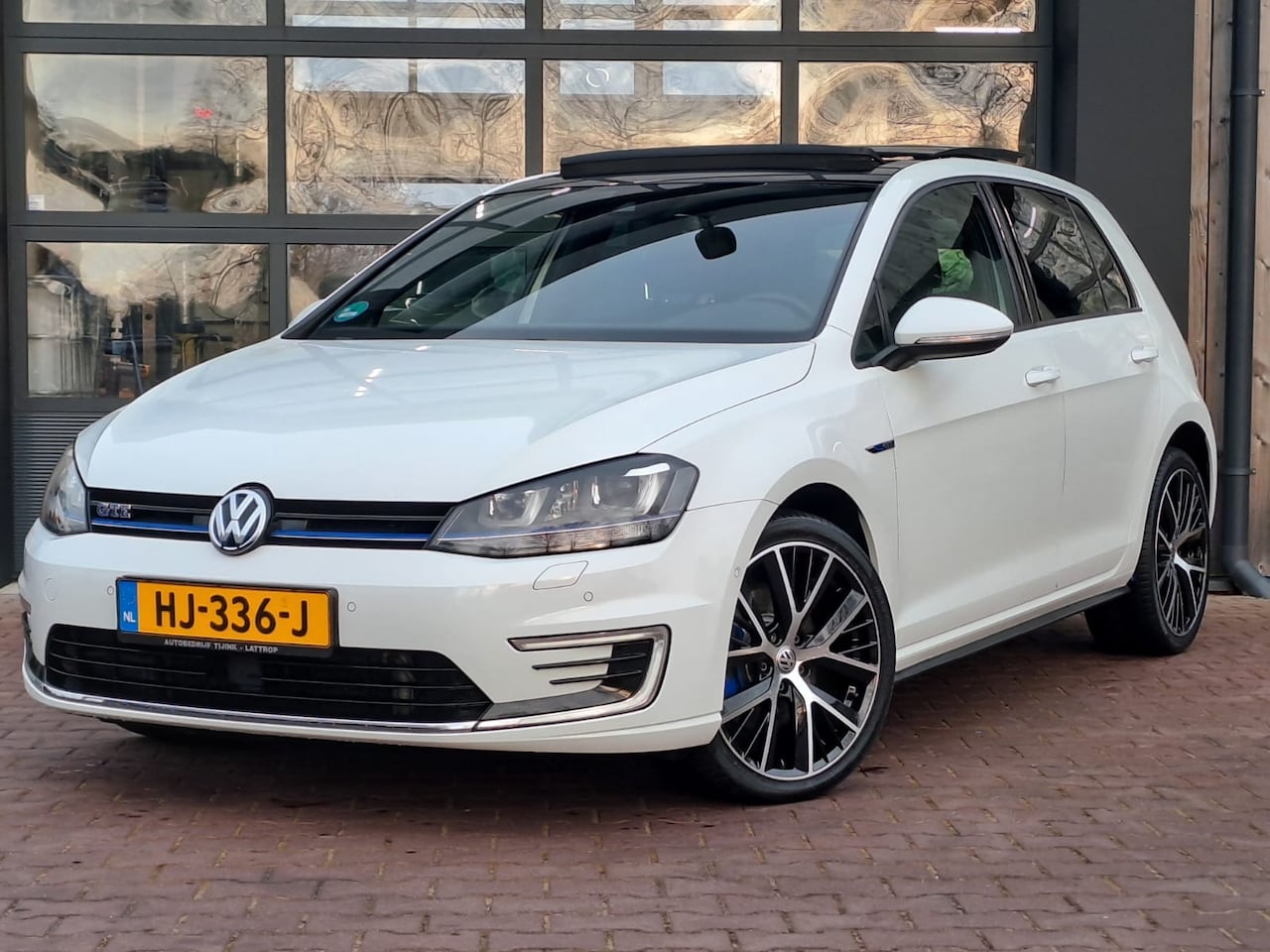 Volkswagen Golf - 1.4 TSI GTE | Pano | LED | ACC | LMV 18" | Navi | All-season | Keyless | - AutoWereld.nl