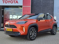 Toyota Yaris Cross - 1.5 HYBRID DYNAMIC APPLE/ANDROID BI-TONE PARK-SENSOREN DODEHOEK-DETECTIE TREKHAAK