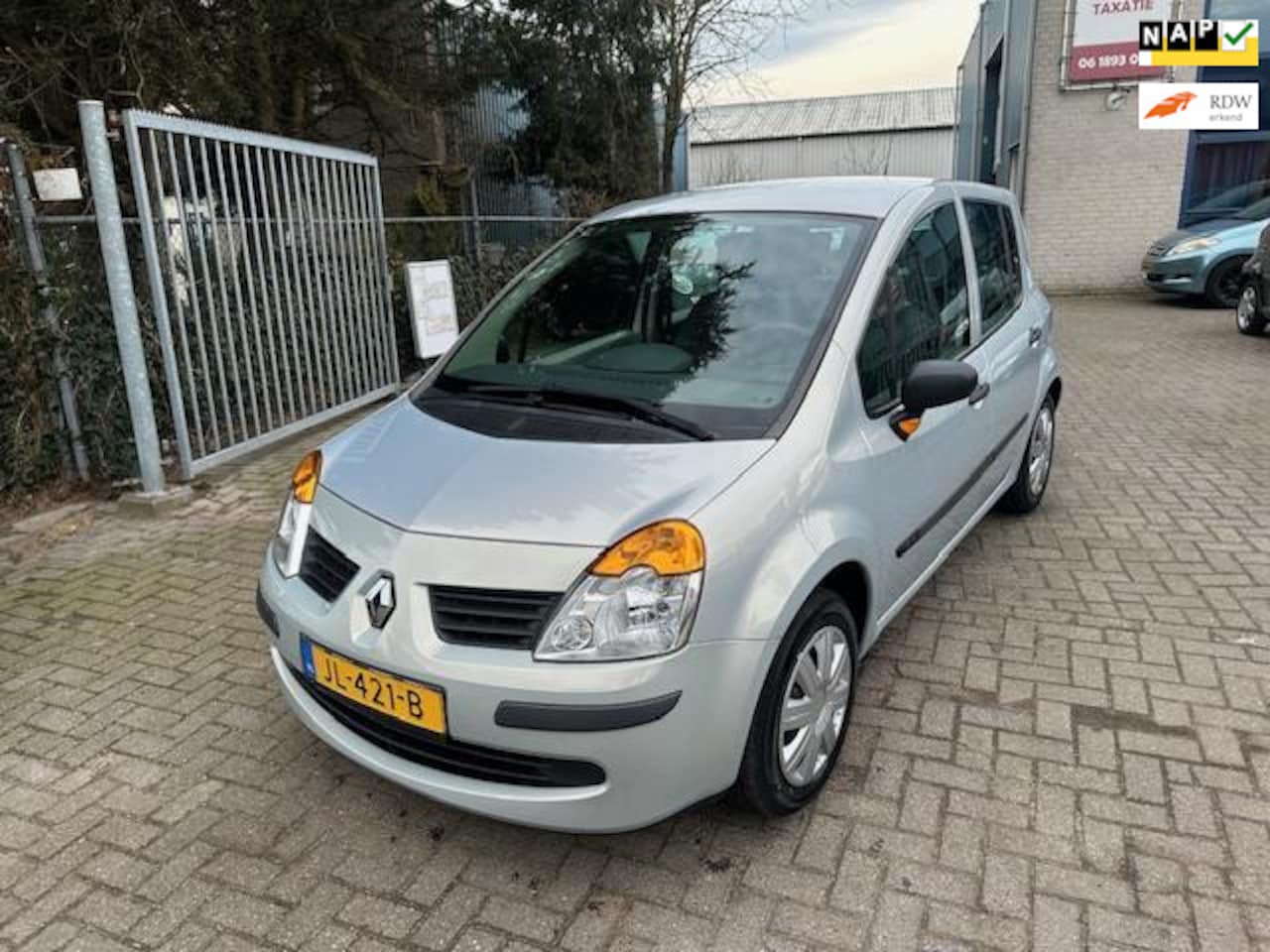 Renault Modus - 1.6-16V Air Automaat, 29000km! Airco, Apk 02/2026 - AutoWereld.nl