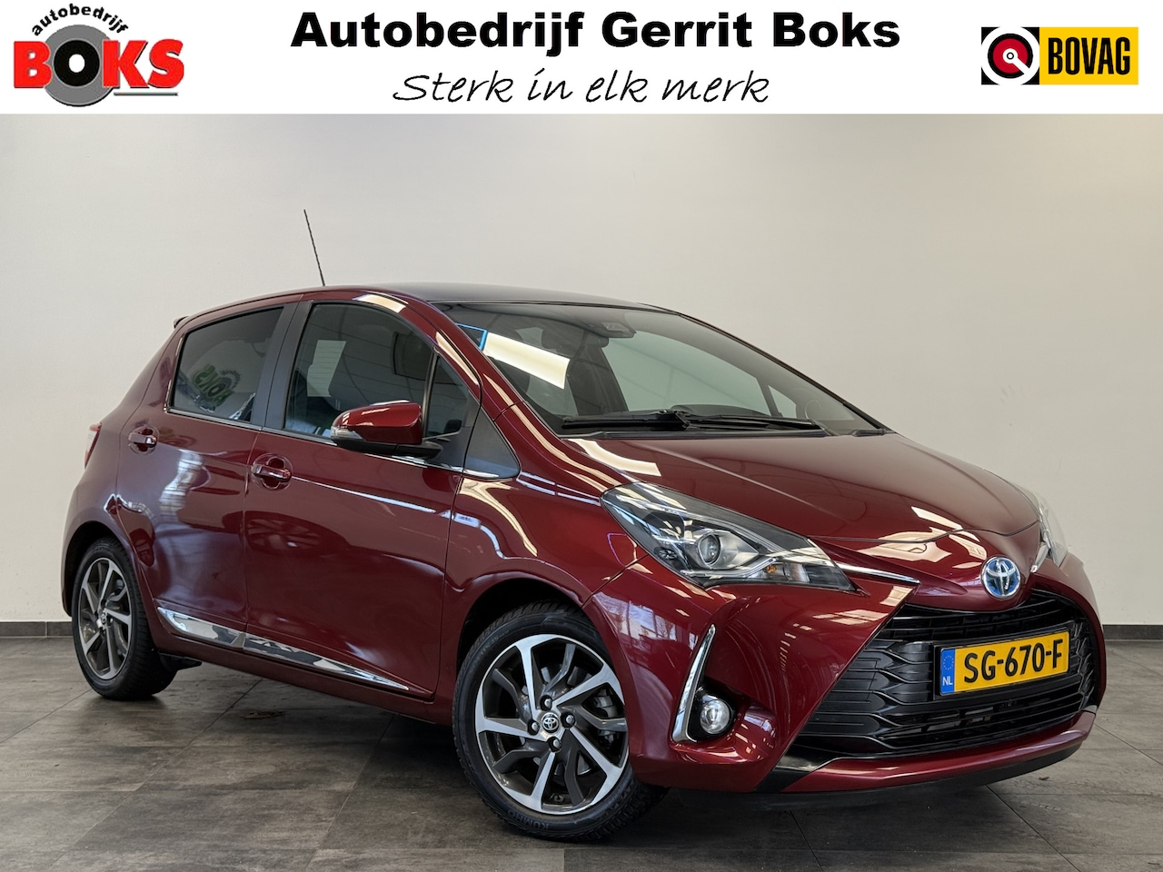 Toyota Yaris - 1.5 Hybrid Premium Panoramadak 16LMV cruise control afneembare trekhaak - AutoWereld.nl