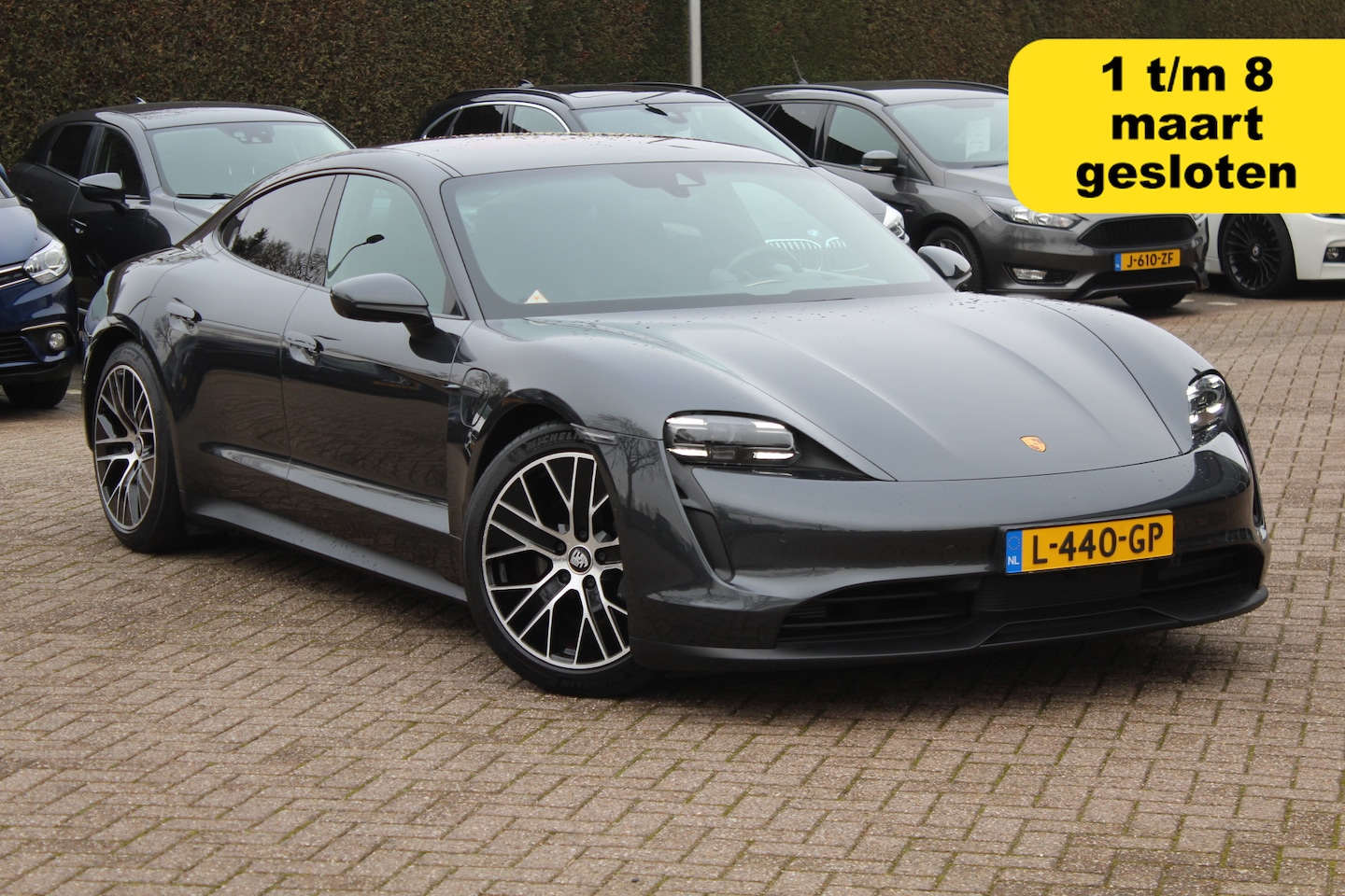 Porsche Taycan - Performance 84 kWh / Panoramadak / 360Camera / Passegner Display / Achterasbesturing / 20' - AutoWereld.nl