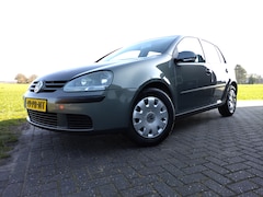 Volkswagen Golf - 1.6 FSI Trendline