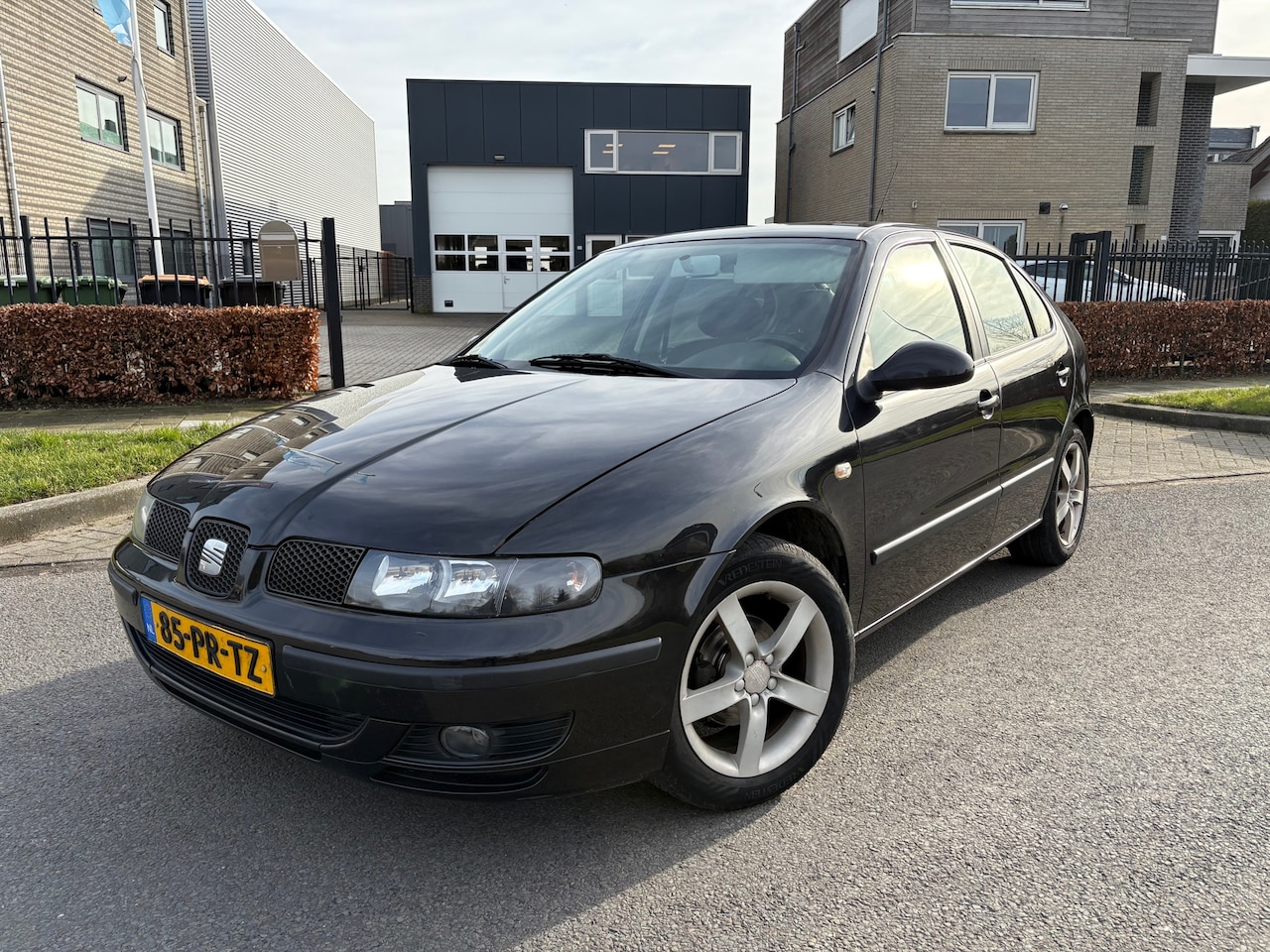 Seat Leon - 1.6-16V Sport Airco/Climate/Cruise/Topsport spiegels - AutoWereld.nl