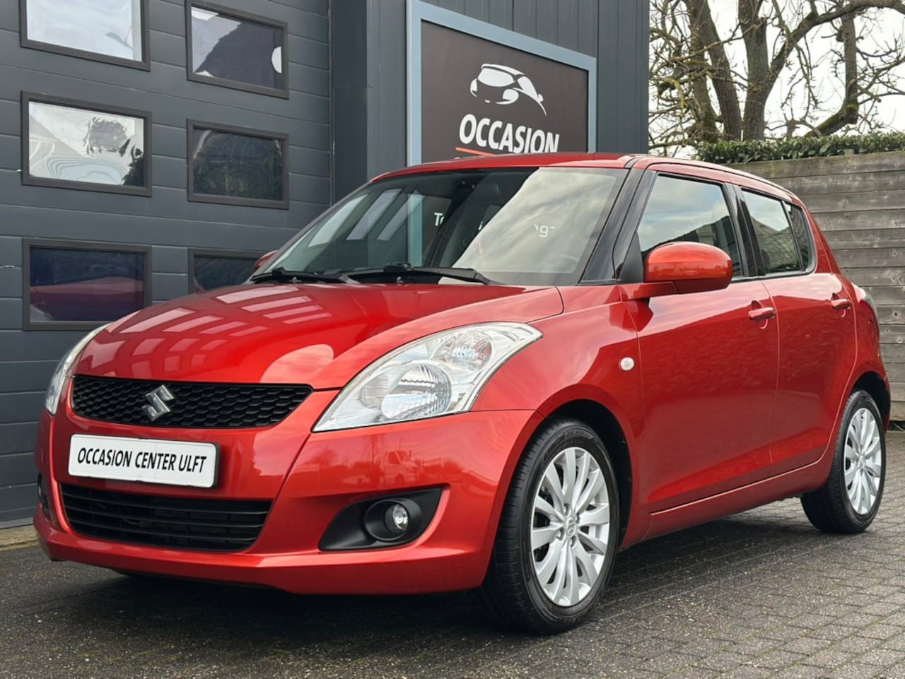 Suzuki Swift - AUTOMAAT / ECC / CRUISE CONTR / KEYLESS GO .... - AutoWereld.nl