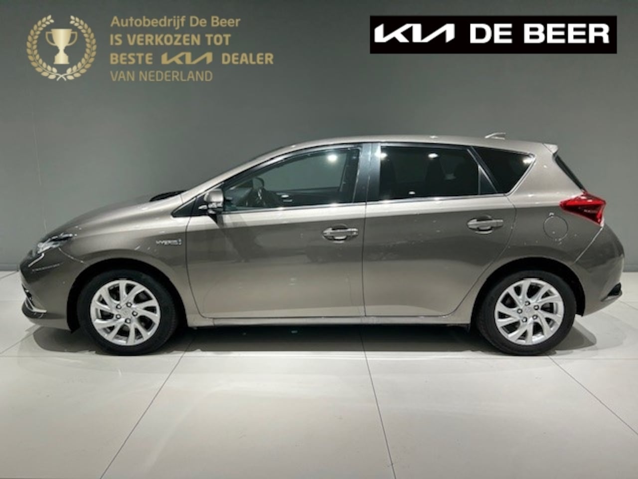 Toyota Auris - 1.8 Hybrid 136pk Aut Executive - AutoWereld.nl