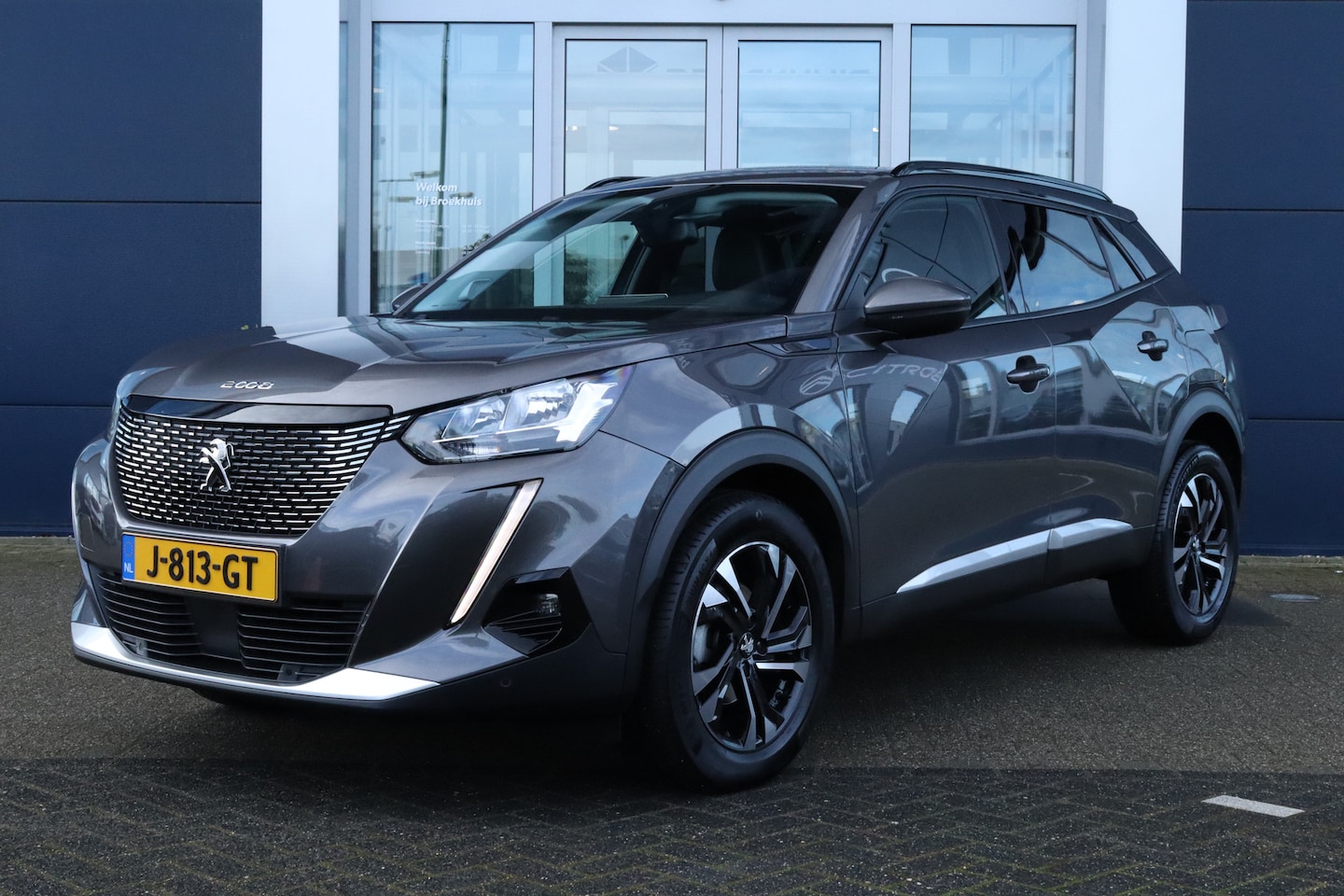 Peugeot 2008 - 1.2 Turbo Blue Lease Allure | Cruise Control | Trekhaak | Camera | Keyless | PDC | Climate - AutoWereld.nl