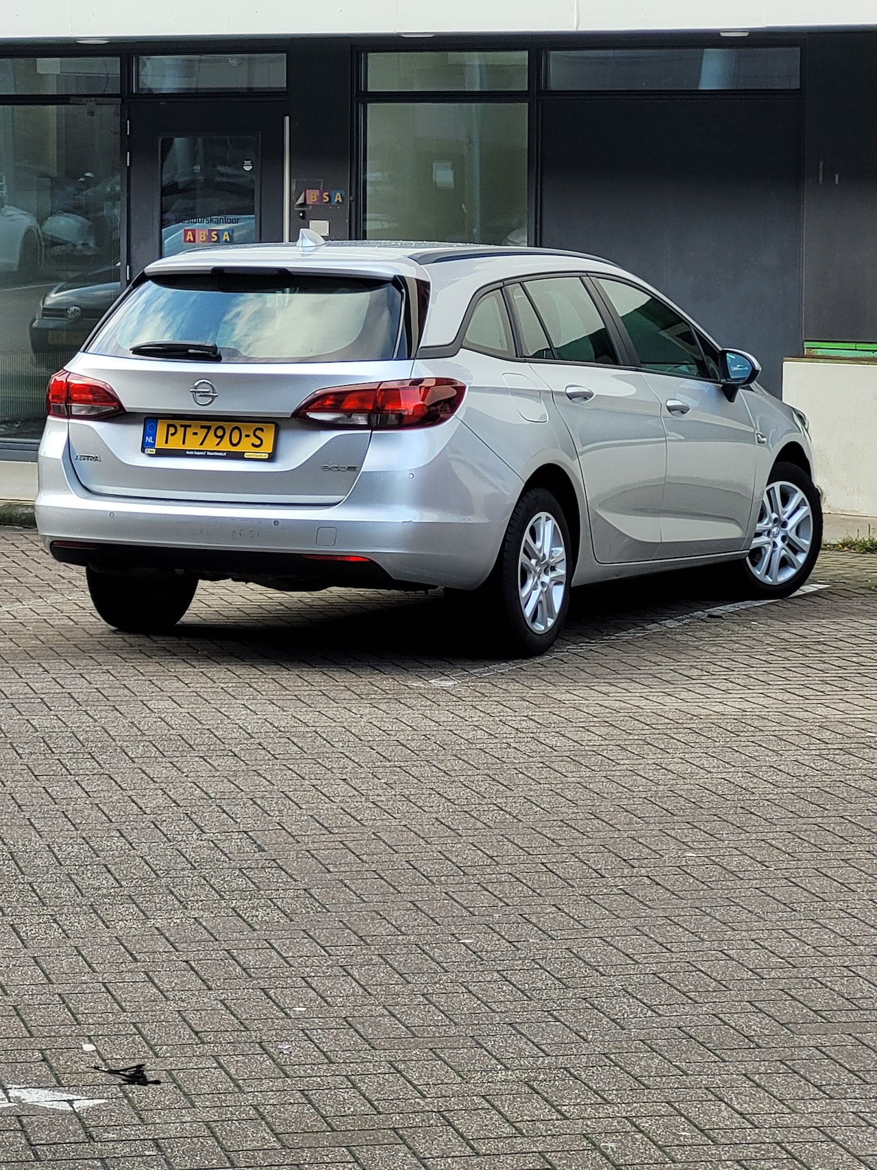 Opel Astra Sports Tourer - 1.0 Online Edition - AutoWereld.nl