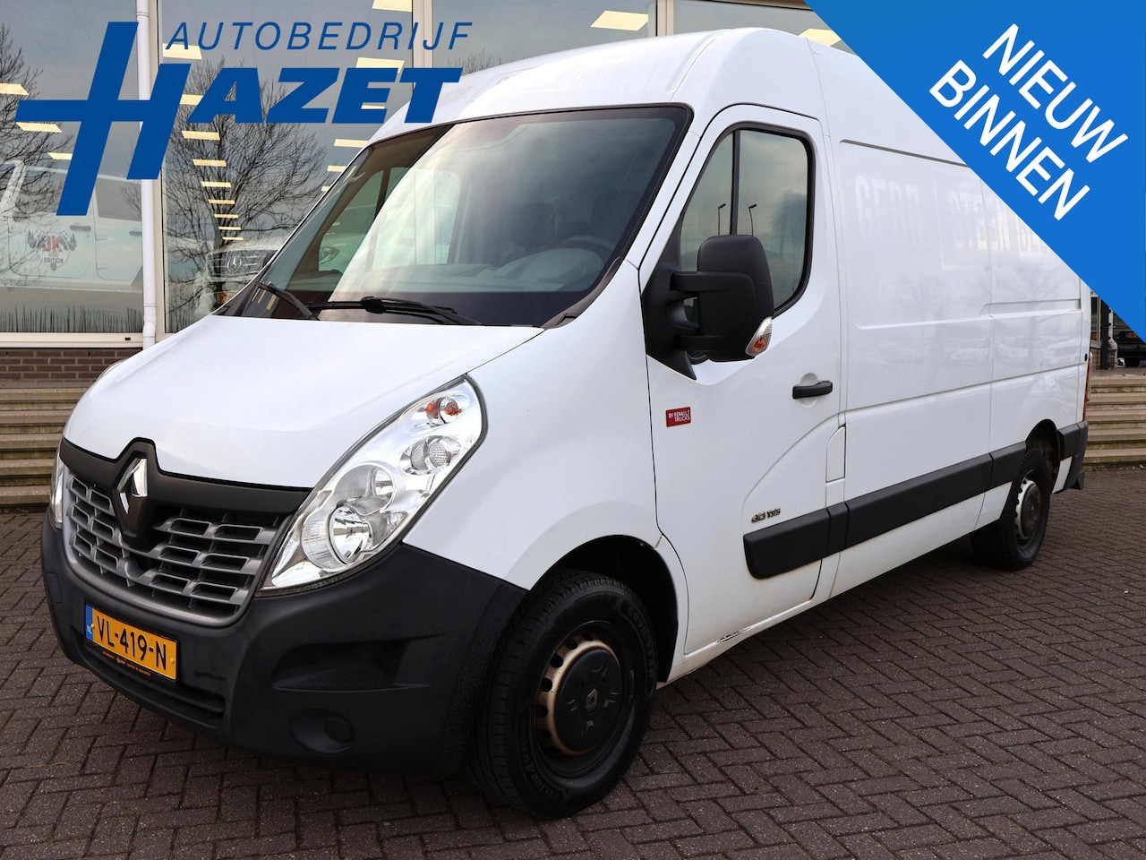 Renault Master - T35 2.3 DCI 135 PK L2H2 + 3500 KG TREKHAAK | NAVIGATIE | CRUISE | AIRCO - AutoWereld.nl