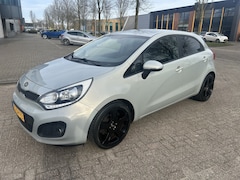 Kia Rio - 1.2 CVVT Super Pack 1eEIG DEALER PDC CRUISE