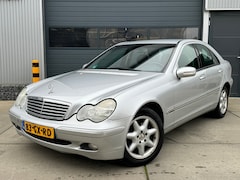 Mercedes-Benz C-klasse - 180 2.0 C180 AUT / CRUISE / CLIMA