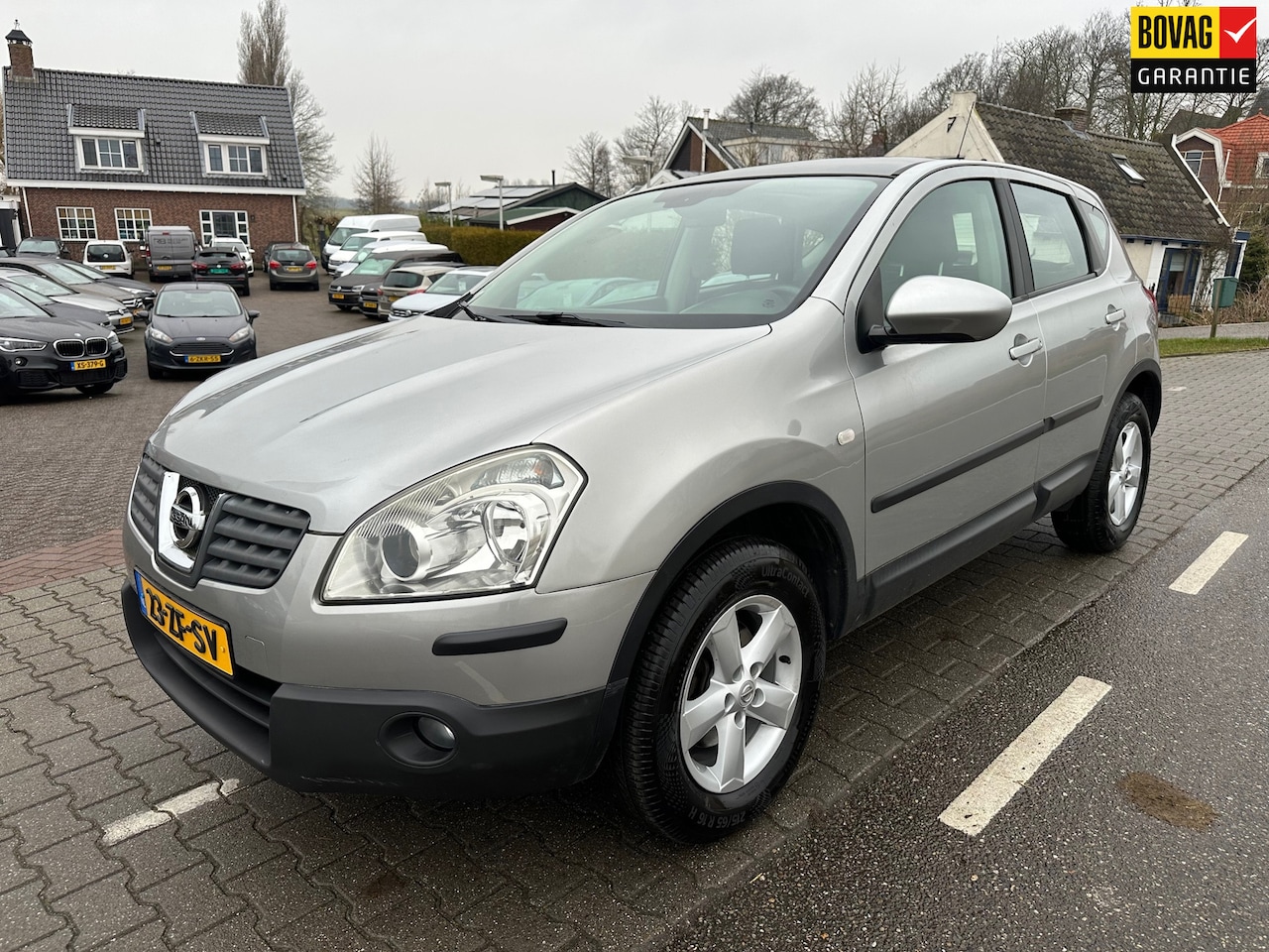 Nissan Qashqai - 1.6 Acenta Airco, Trekhaak, PDC, Panoramadak - AutoWereld.nl