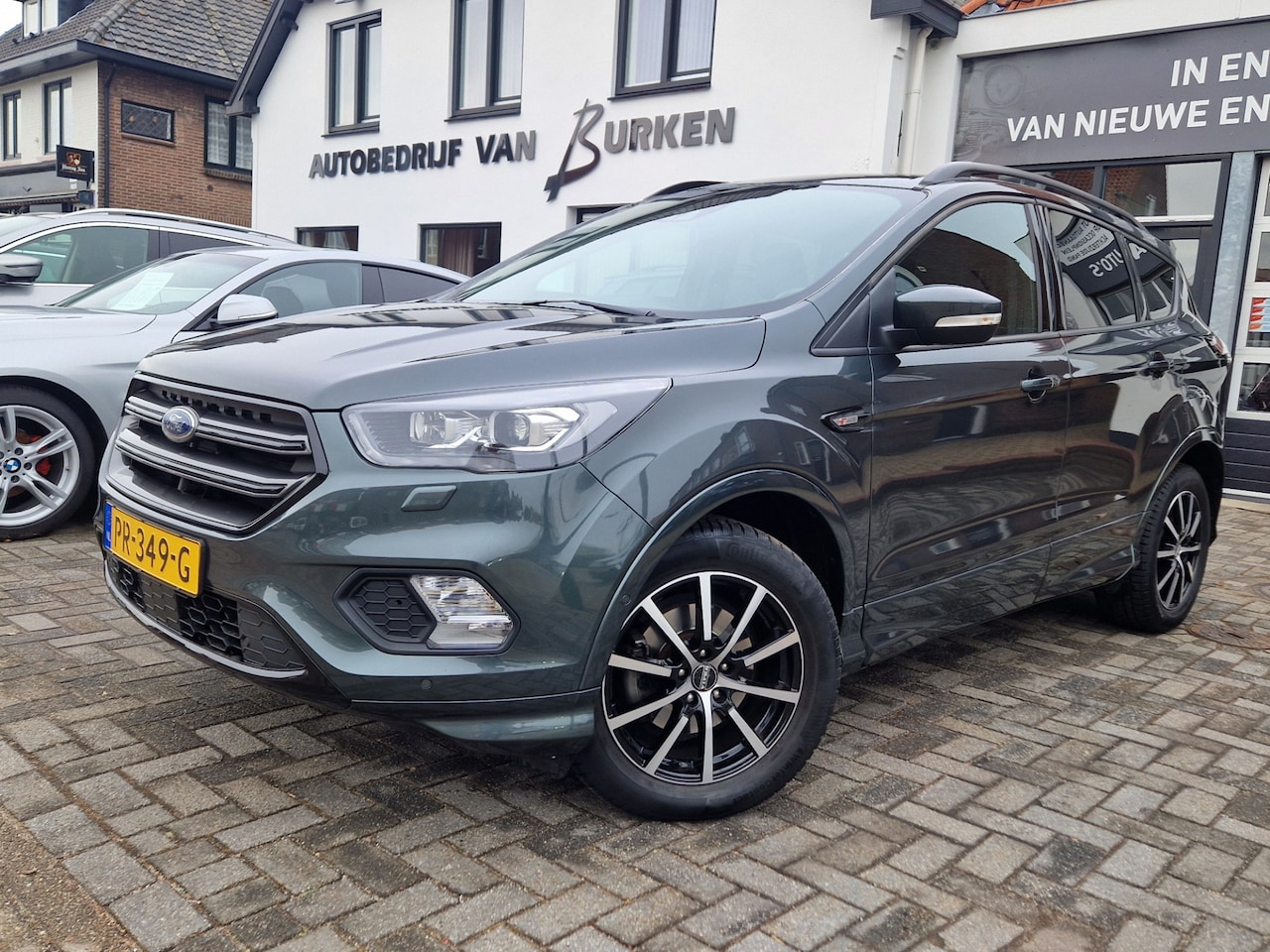 Ford Kuga - 1.5 EcoBoost ST-Line 1.5 EcoBoost ST Line, Trekhaak,Apple Carplay,Android,Navigatie,Climate control - AutoWereld.nl