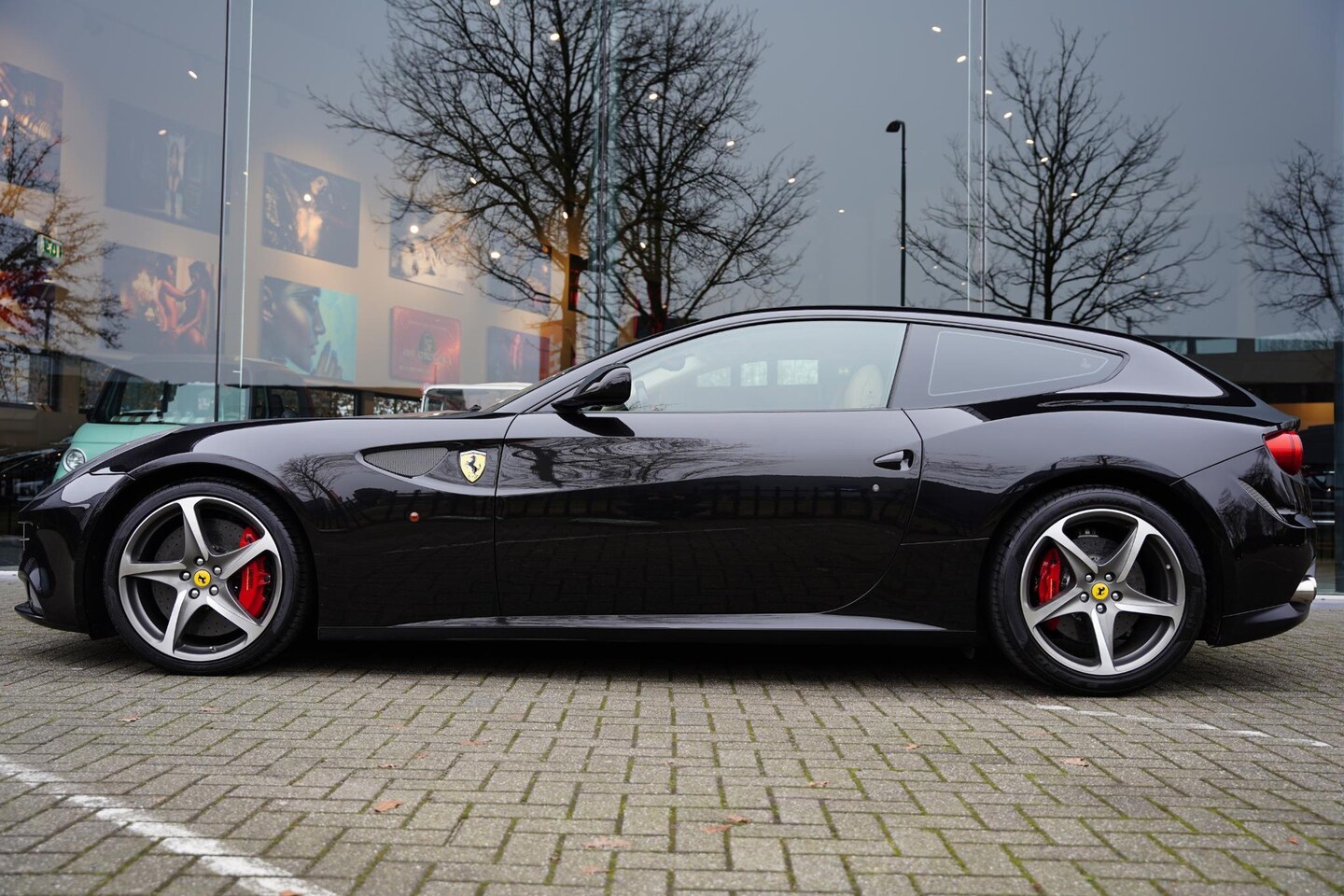 Ferrari FF - 6.3 V12 GERESERVEERD - AutoWereld.nl