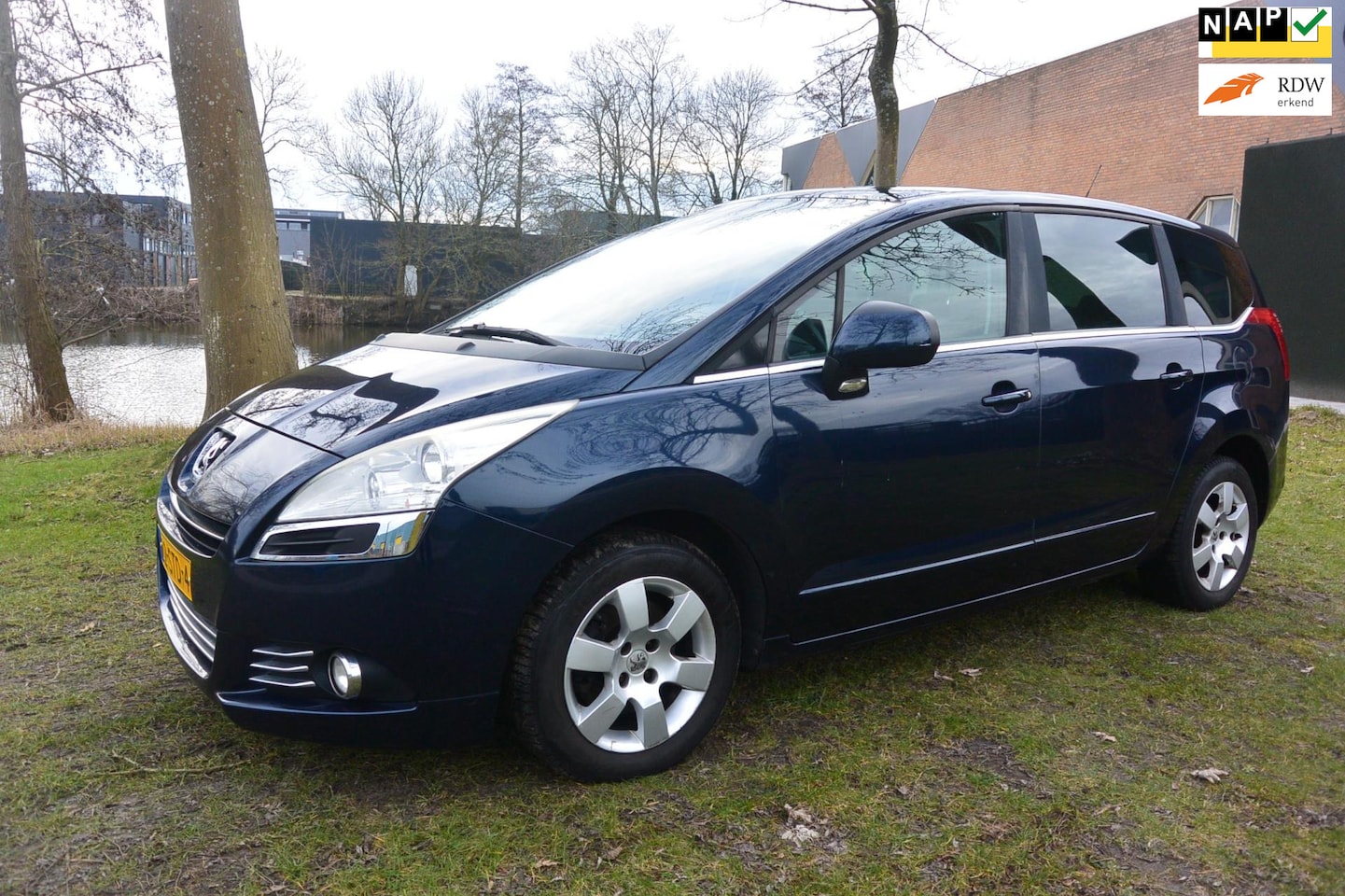 Peugeot 5008 - 1.6 Family 7p.airco*cruise*pano*navi*dvd - AutoWereld.nl