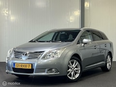 Toyota Avensis - 1.8 VVTi AUTOMAAT Business [ NAP trekhaak ecc ]