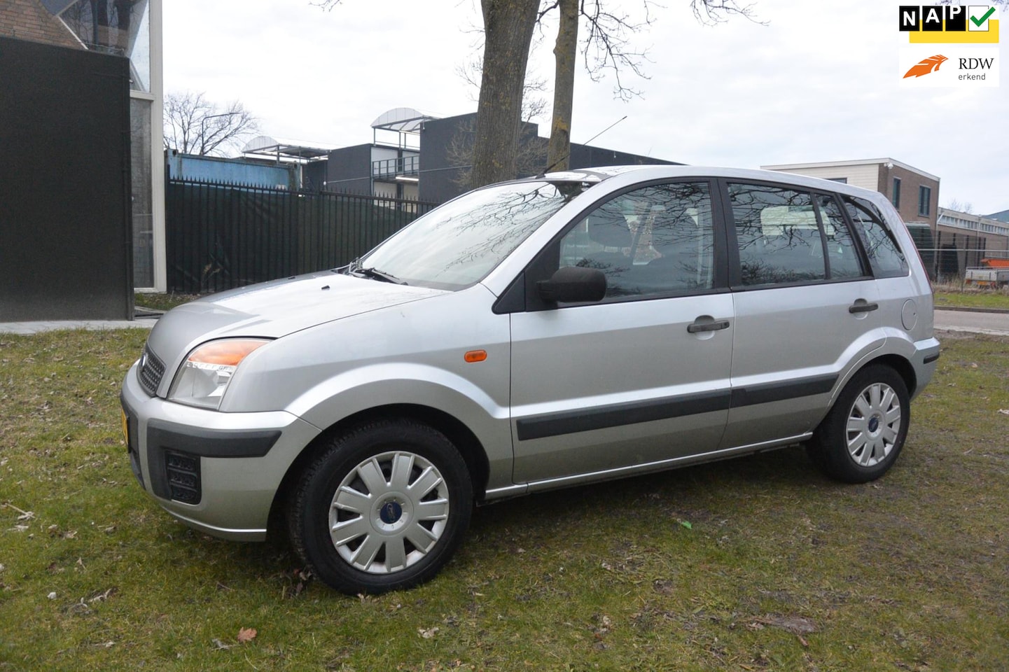 Ford Fusion - 1.4-16V Champion*airco*trekhaak*hoogzitter - AutoWereld.nl