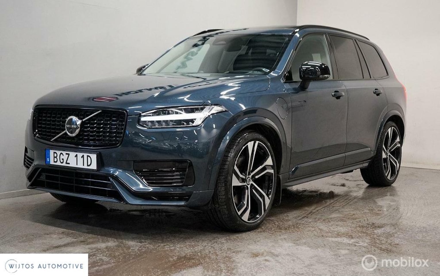 Volvo XC90 - 2.0 T8 Recharge AWD Ultimate Dark 2.0 T8 Recharge AWD Ultimate Dark, B&W, massage - AutoWereld.nl