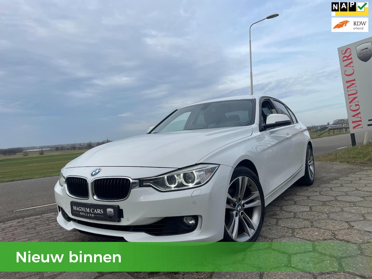 BMW 3-serie - 320i Executive NAP 5D Automaat Xenon Leder Navi - AutoWereld.nl