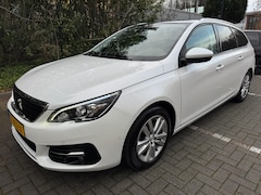 Peugeot 308 SW - 1.2 PureTech Blue Lease Executive / Pano'dak / ParkAssist / LED