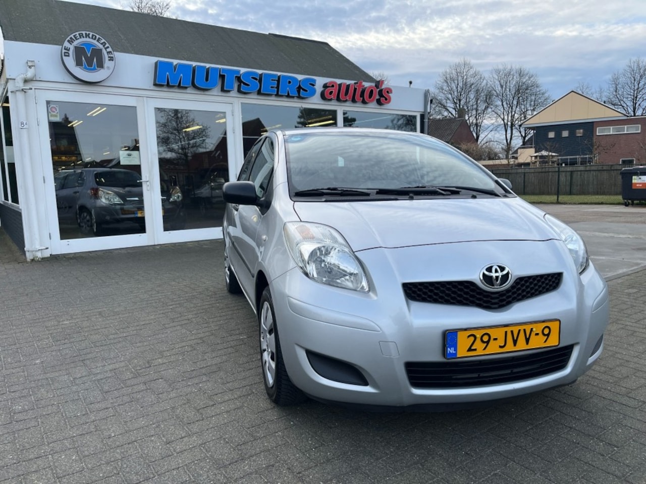 Toyota Yaris - 1.3 VVT-i Comfort 1.3 VVTI COMFORT,AIRCO,NAVI, zeer mooi! - AutoWereld.nl