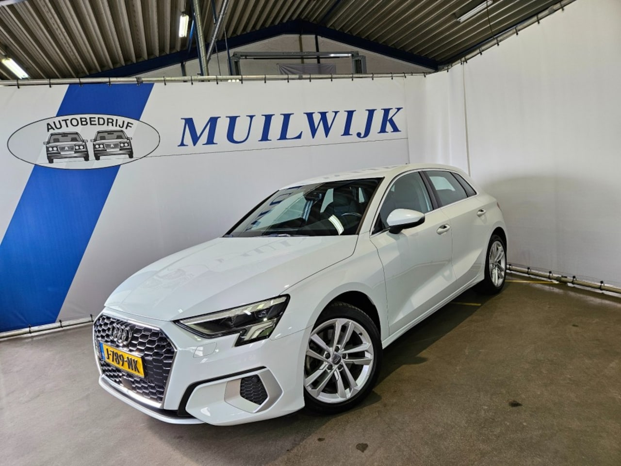 Audi A3 Sportback - Sportback 35 TFSI Business Edition / Navi / Full LED / NL Auto - AutoWereld.nl