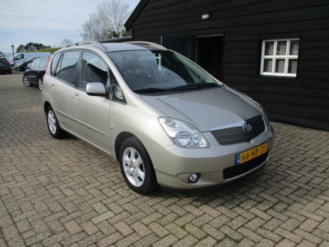 Toyota Corolla Verso - 1.6 VVT-i Linea Luna 1.6 VVT-i Linea Luna - AutoWereld.nl