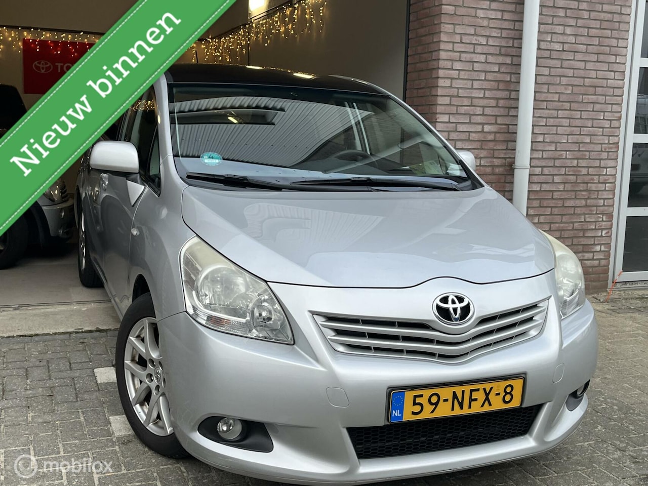 Toyota Verso - 1.8 VVT-i Business Limited Automaat Panoramadak - AutoWereld.nl