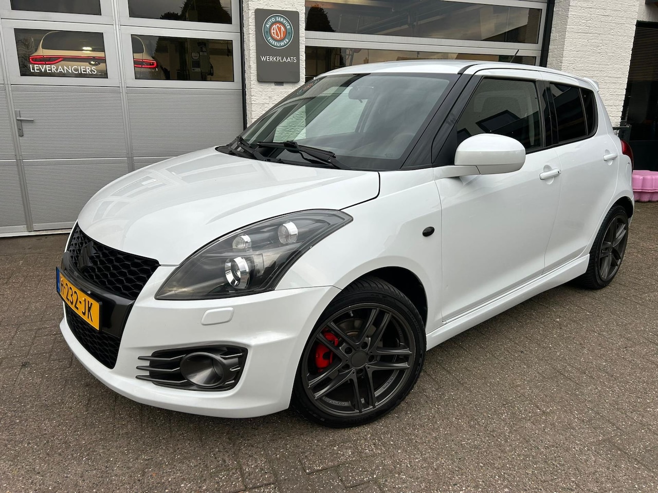 Suzuki Swift - 1.6 Sport CARPLAY|XENON|5DRS|SPOILER - AutoWereld.nl