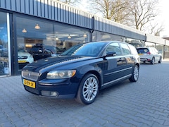 Volvo V50 - 2.4i Momentum Goed oh Originieel NL Clima Cruise Trekhaak 17 inch Spoiler Regensensor NAP