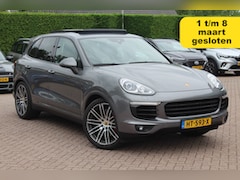 Porsche Cayenne - 3.0 S E-Hybrid / Panoramadak / Luchtvering / 21'' / Sportchrono / Leder / Stoelverwarming