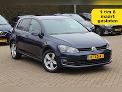 Volkswagen Golf - 1.4 TSI Highline / NL Auto / Navigatie / Parkeerhulp V+A / Getint glas / Spiegelpakket / S