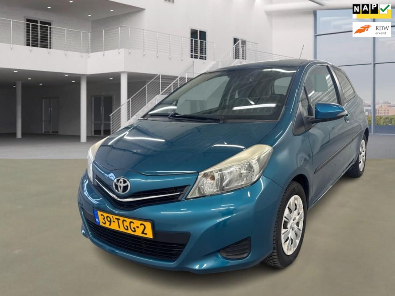 Toyota Yaris - 1.3 VVT-i Aspiration 1.3 VVT-i Aspiration - AutoWereld.nl