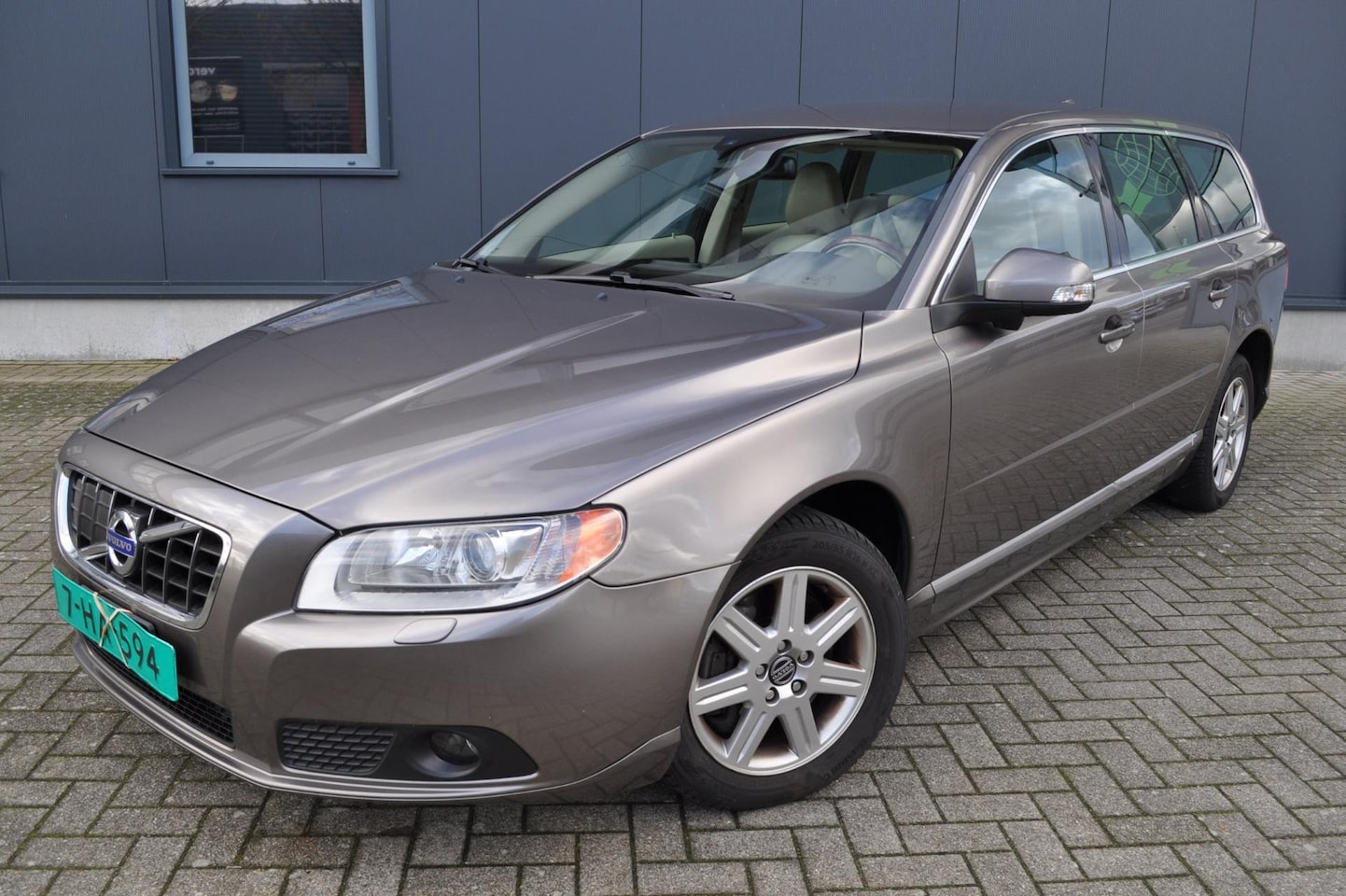 Volvo V70 - 2.0 Summum 2.0 Summum, netto ex. € 8.250, leder, etc. - AutoWereld.nl