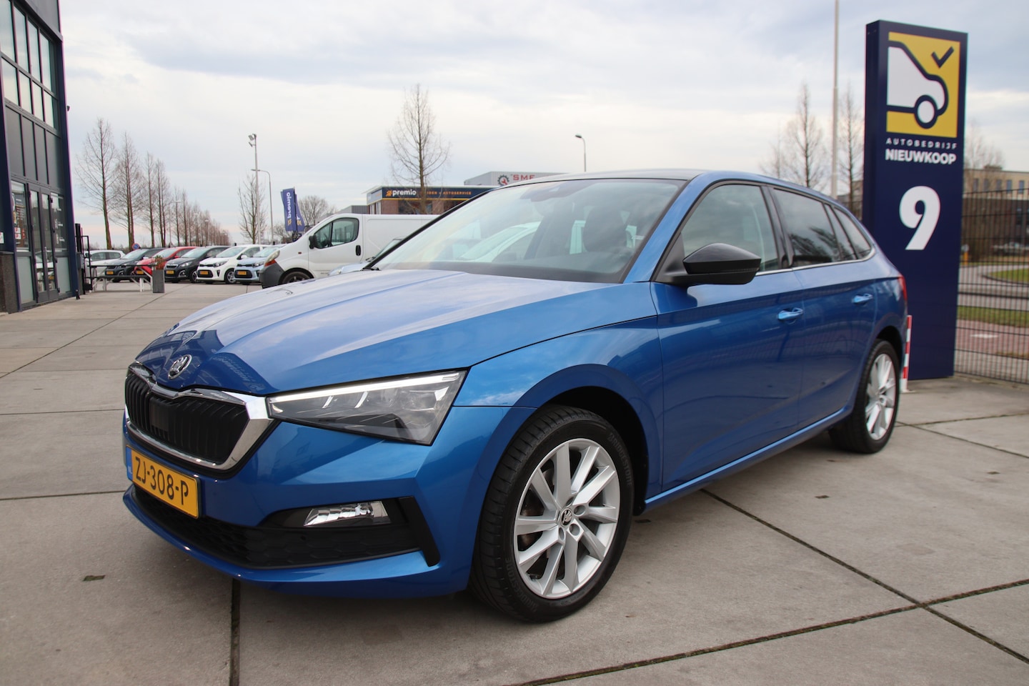 Skoda Scala - 1.0 TSI First Ed. Carplay, Full LED, Panorama, 1e eig. NL Aanbieding! - AutoWereld.nl