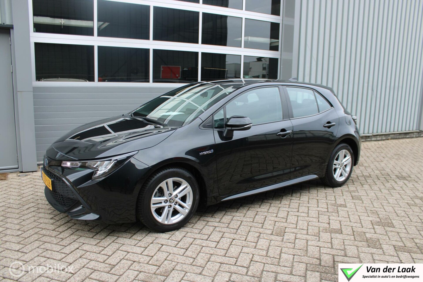 Toyota Corolla - 1.8 Hybrid Active | 1e Eigenaar | Navigatie |Boekjes. - AutoWereld.nl