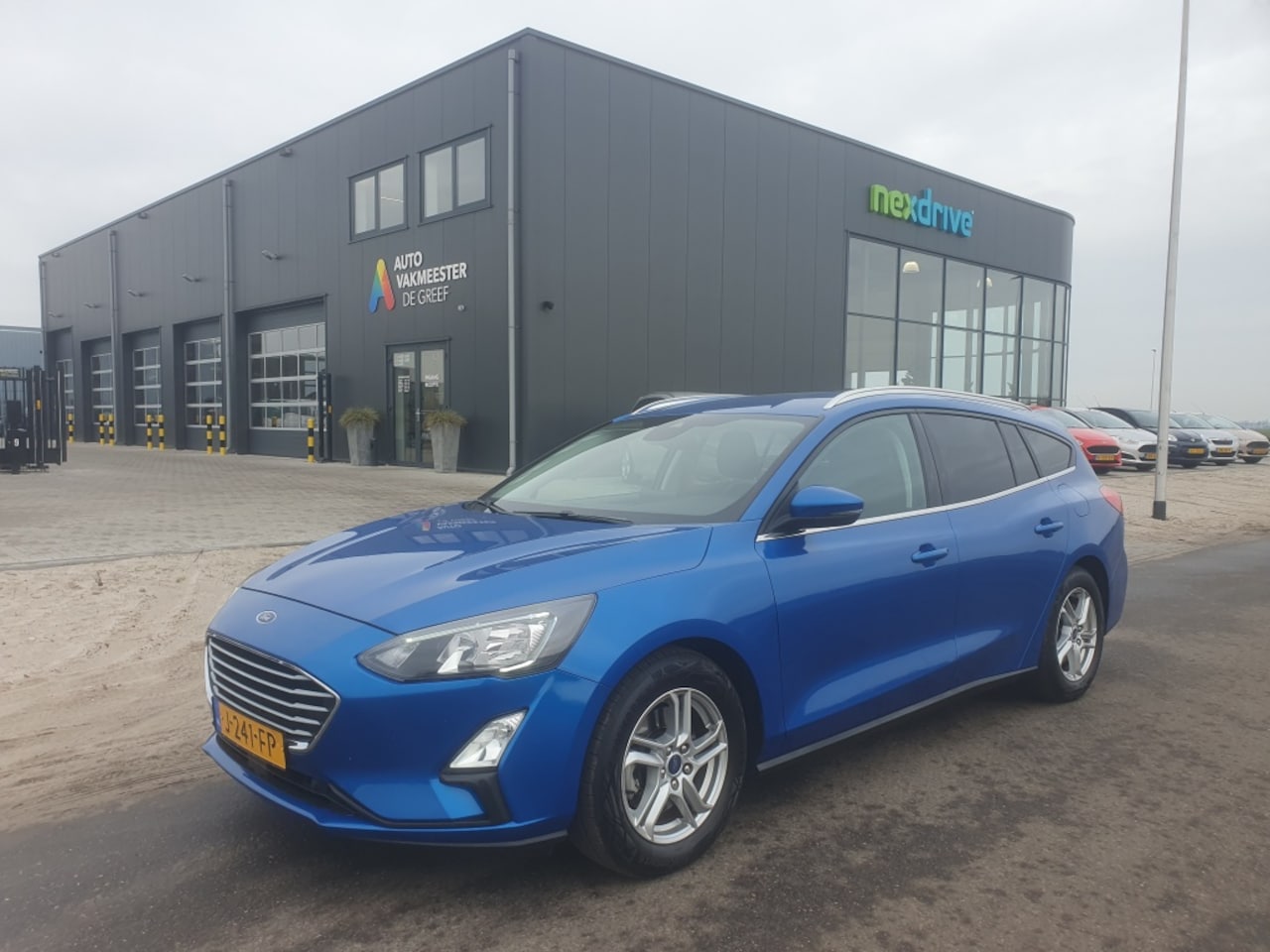 Ford Focus Wagon - 1.0 Ecoboost Trend Bussiness Winterpack - AutoWereld.nl