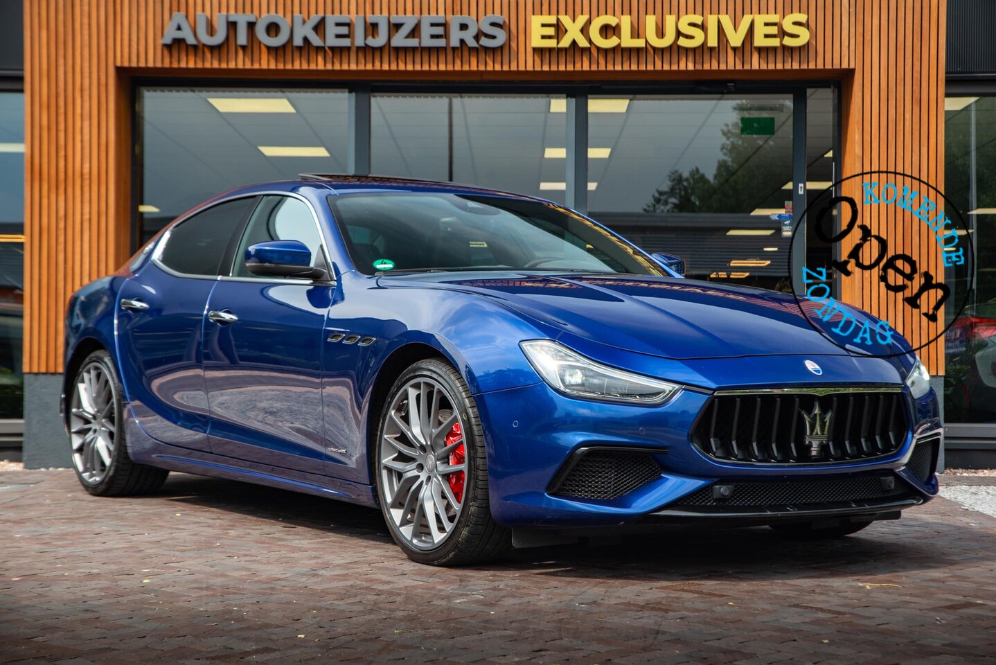 Maserati Ghibli - 3.0 V6 S Q4 Ribelle Schuifdak Adapt. Cruise Alcantara hemel - AutoWereld.nl