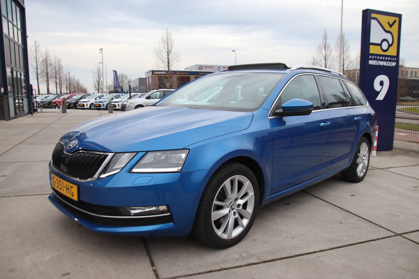 Skoda Octavia Combi - 1.5 TSI Business Ed. Plus FULL LED, Pano, Trekhaak, BOMVOL! Aanbieding! - AutoWereld.nl